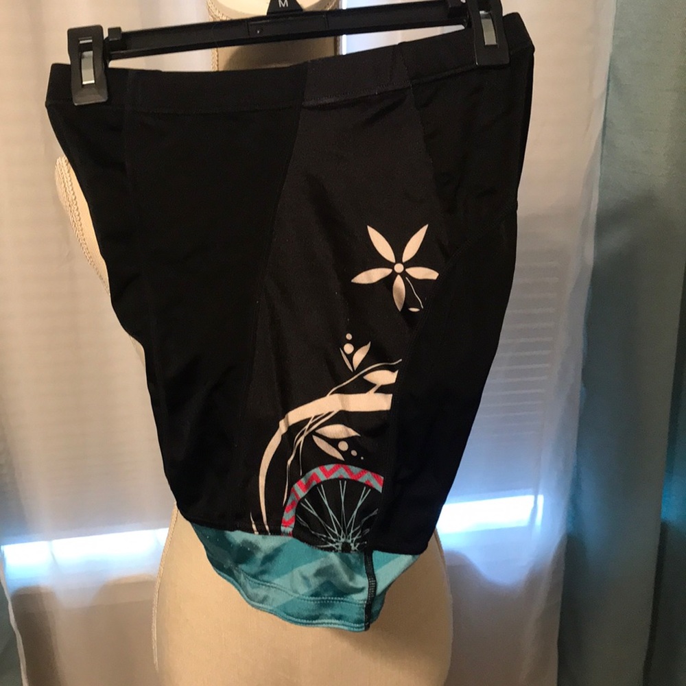 Women’s padded cycling shorts